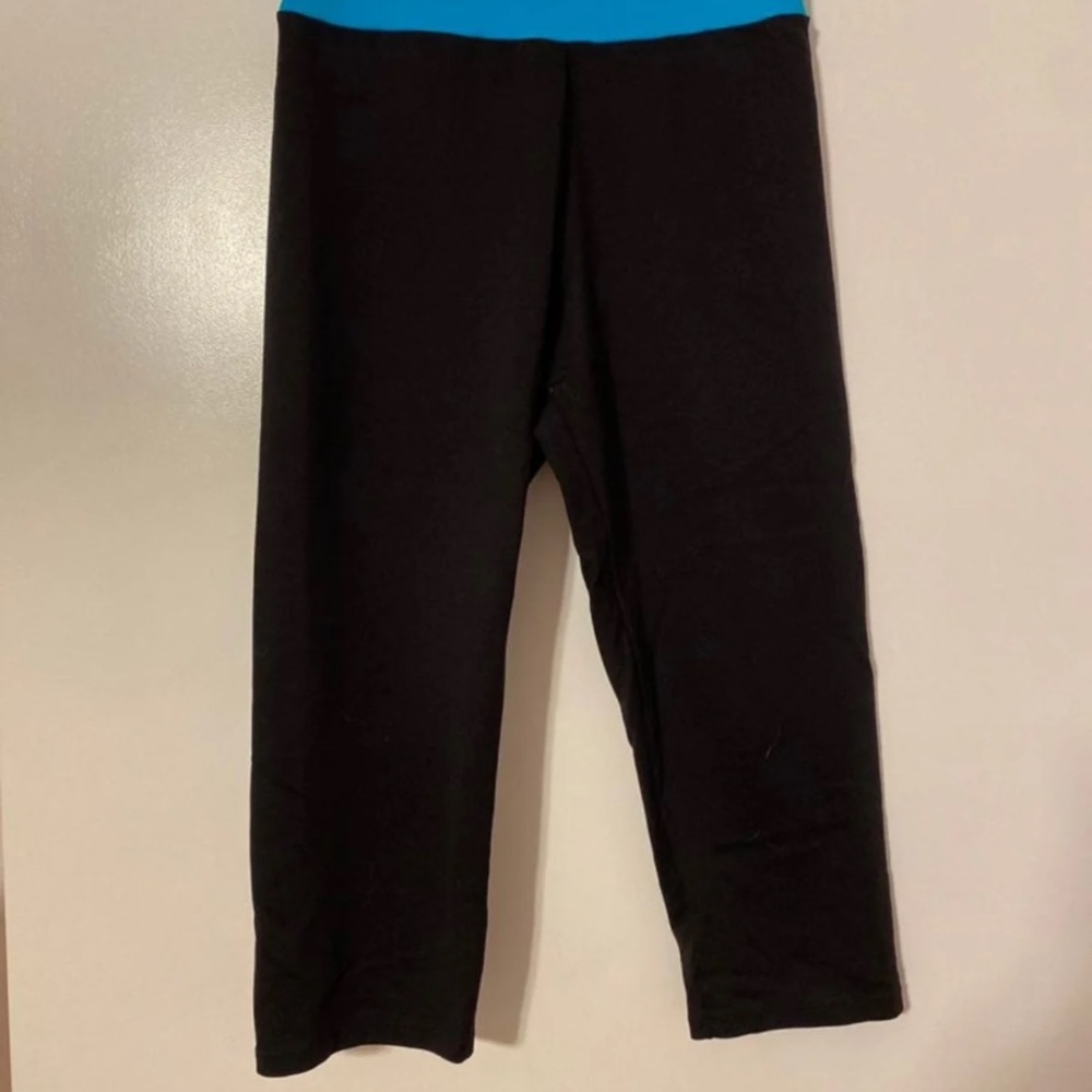 Girls athletic leggings with a blue band